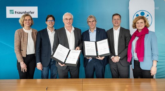 fraunhofer-und-desy-starten-strategische-kooperation-zur-foerderung-von-innovation-und-forschung.jpg